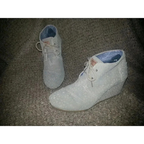 TOMS-Taupe-Moroccan Suede Wedge Desert Bootie-Size 9.5-Excellent - Picture 1 of 7